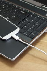 Erspart Ärger: Das Android-Backup. Android-Backup am Laptop.