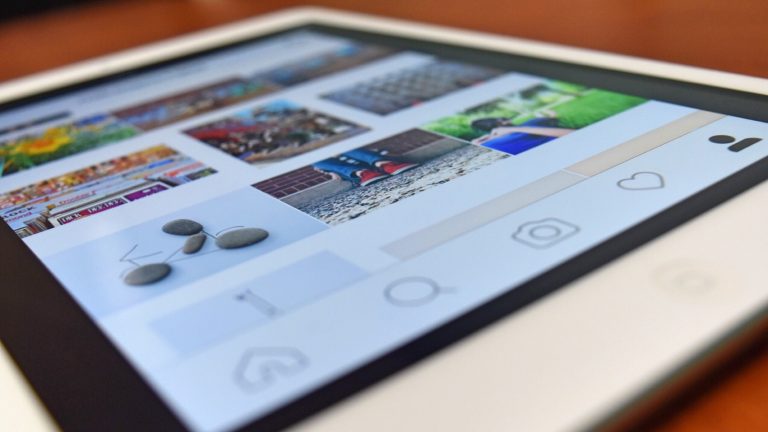 Display mit Instagram-App