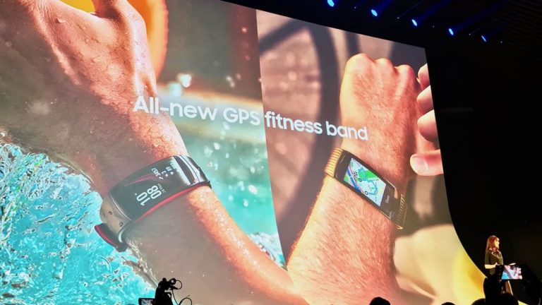 Gear Fit 2 Pro Die Gear Fit 2 Pro mit GPS und Spotify.